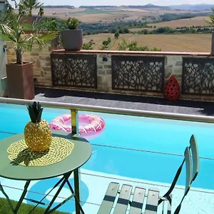 https://les-pierres-montpeyroux-puy-de-dome.hotels-rhonealpes.com